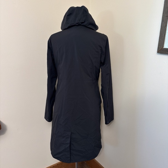 Patagonia Black Hooded Yosemite Falls Trench S - Picture 3 of 9